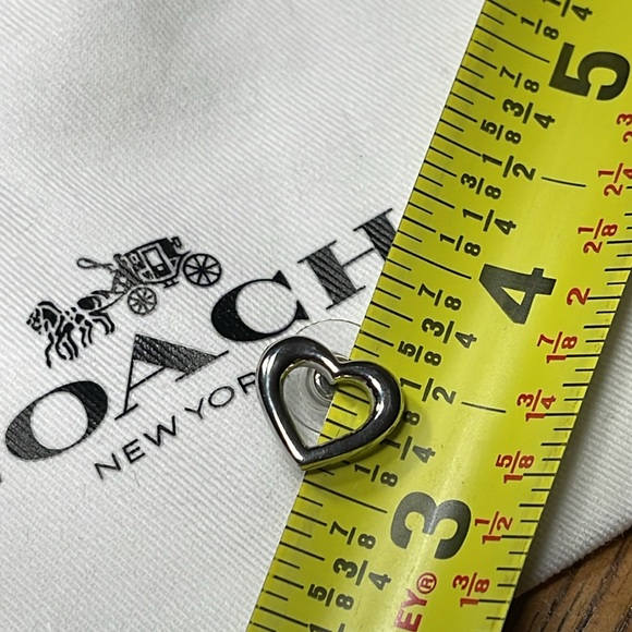 RARE COACH NEVER WORN SILVER OPEN HEART EARRINGS - Picture 10 of 10
